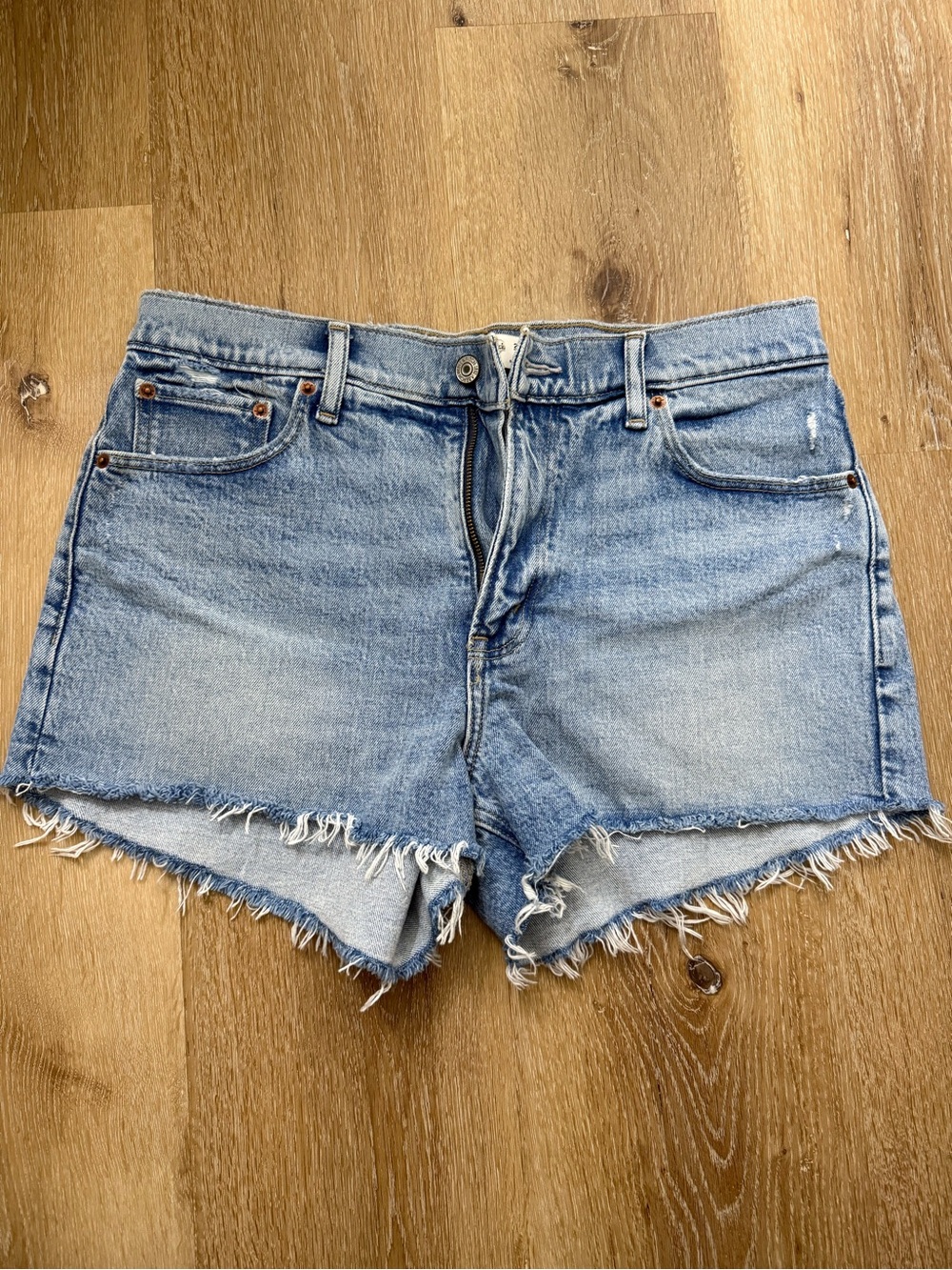 Abercrombie “the mom short” Classic Light Blue Denim Cutoff Shorts Sz:29